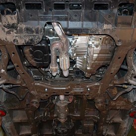 Unterfahrschutz Motor und Getriebe 2mm Kia Carnival ab 2014 2.jpg
